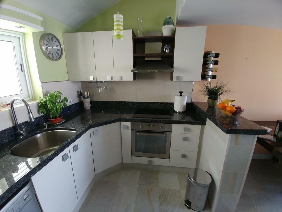 Leilighet Beautiful 2 Bedroom 2 Bathroom Sea View, Free Parking *
