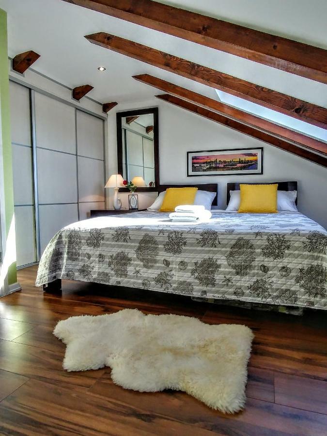 Beautiful 2 Bedroom 2 Bathroom Sea View, Free Parking Leilighet