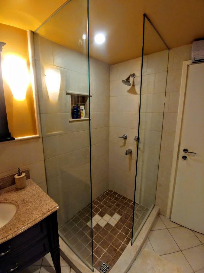 Leilighet Beautiful 2 Bedroom 2 Bathroom Sea View, Free Parking *